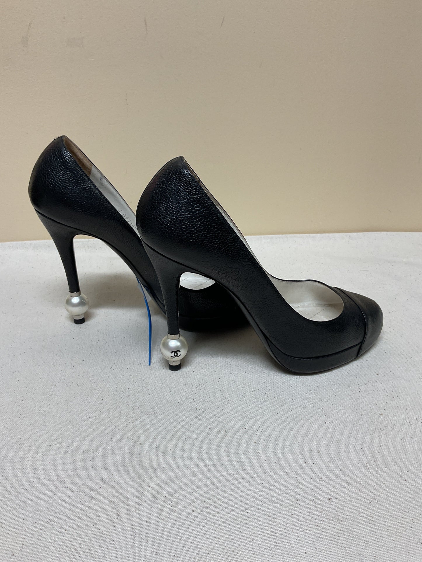 Shoes Luxury Designer By Chanel In Black, Size:8.5