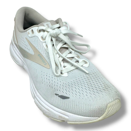 Shoes Athletic By Brooks In White, Size: 7