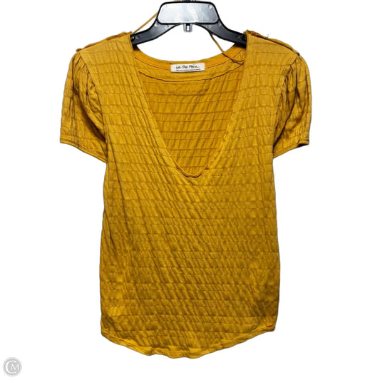Top Short Sleeve By We The Free In Yellow, Size: L