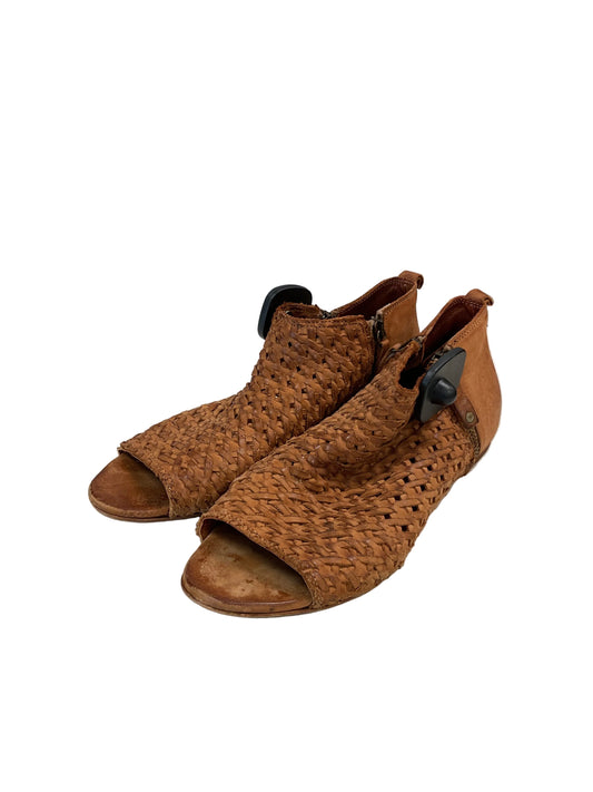 Shoes Flats By Sundance In Brown, Size:10