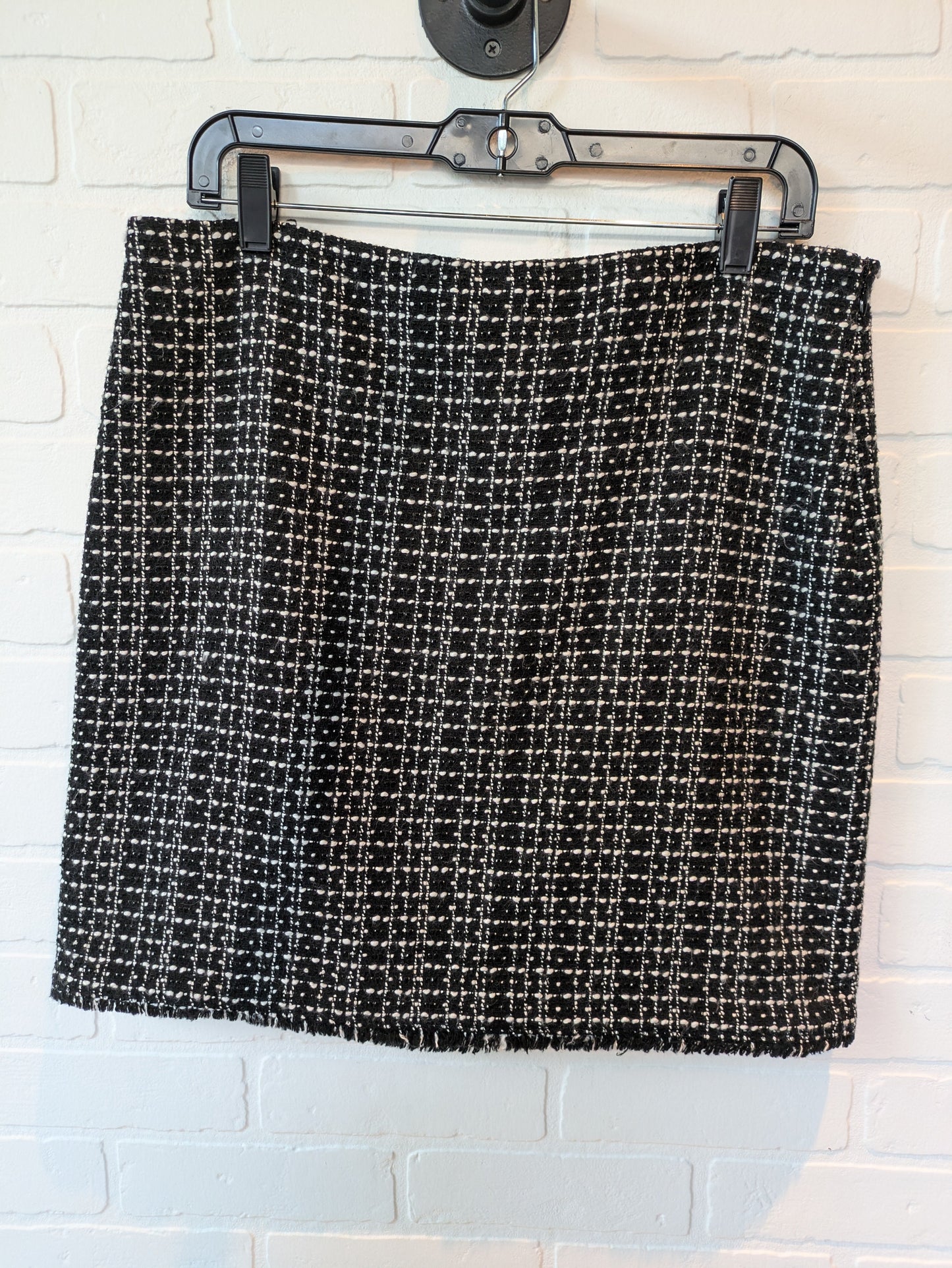 Black & White Skirt Mini & Short Ann Taylor, Size 12petite