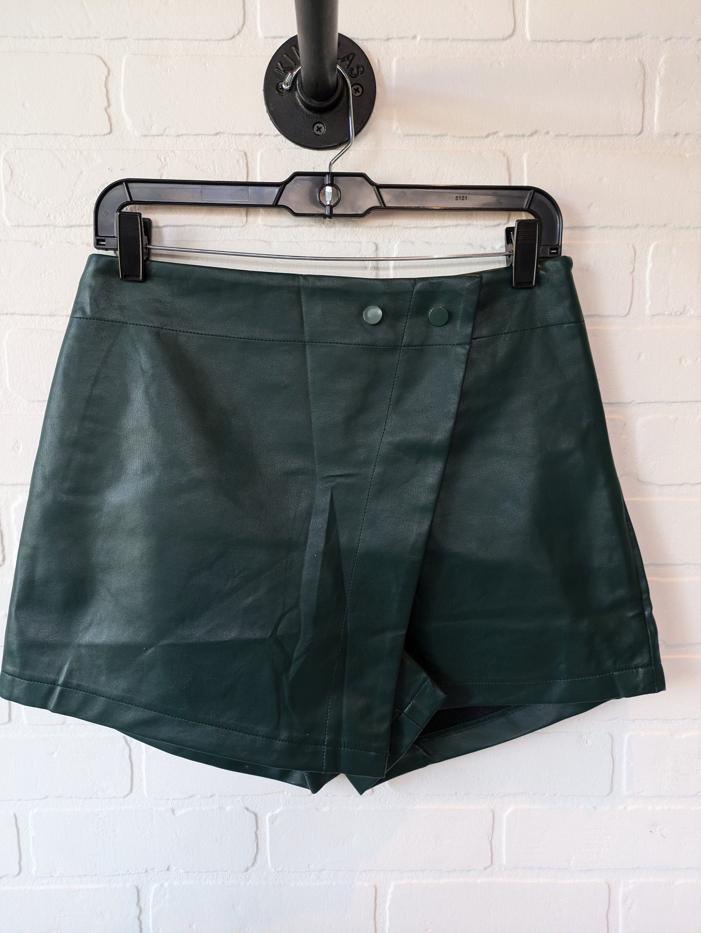 Green Shorts Clothes Mentor, Size 4