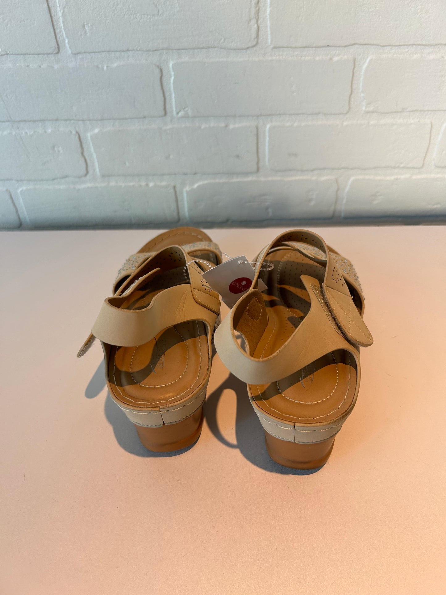 Sandals Heels Block By Clothes Mentor In Tan, Size: 10.5