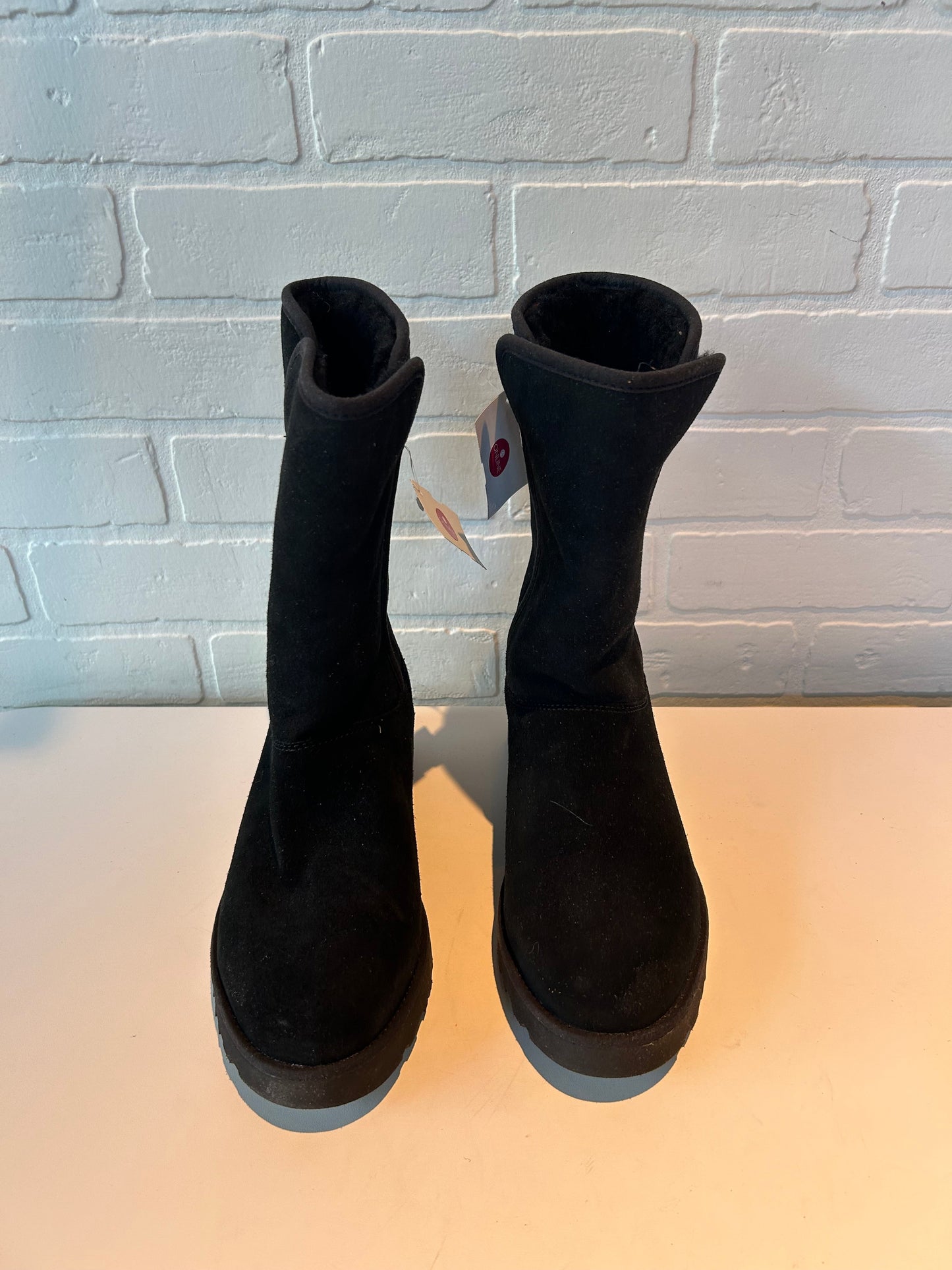 Boots Designer By Ugg In Black, Size: 8.5