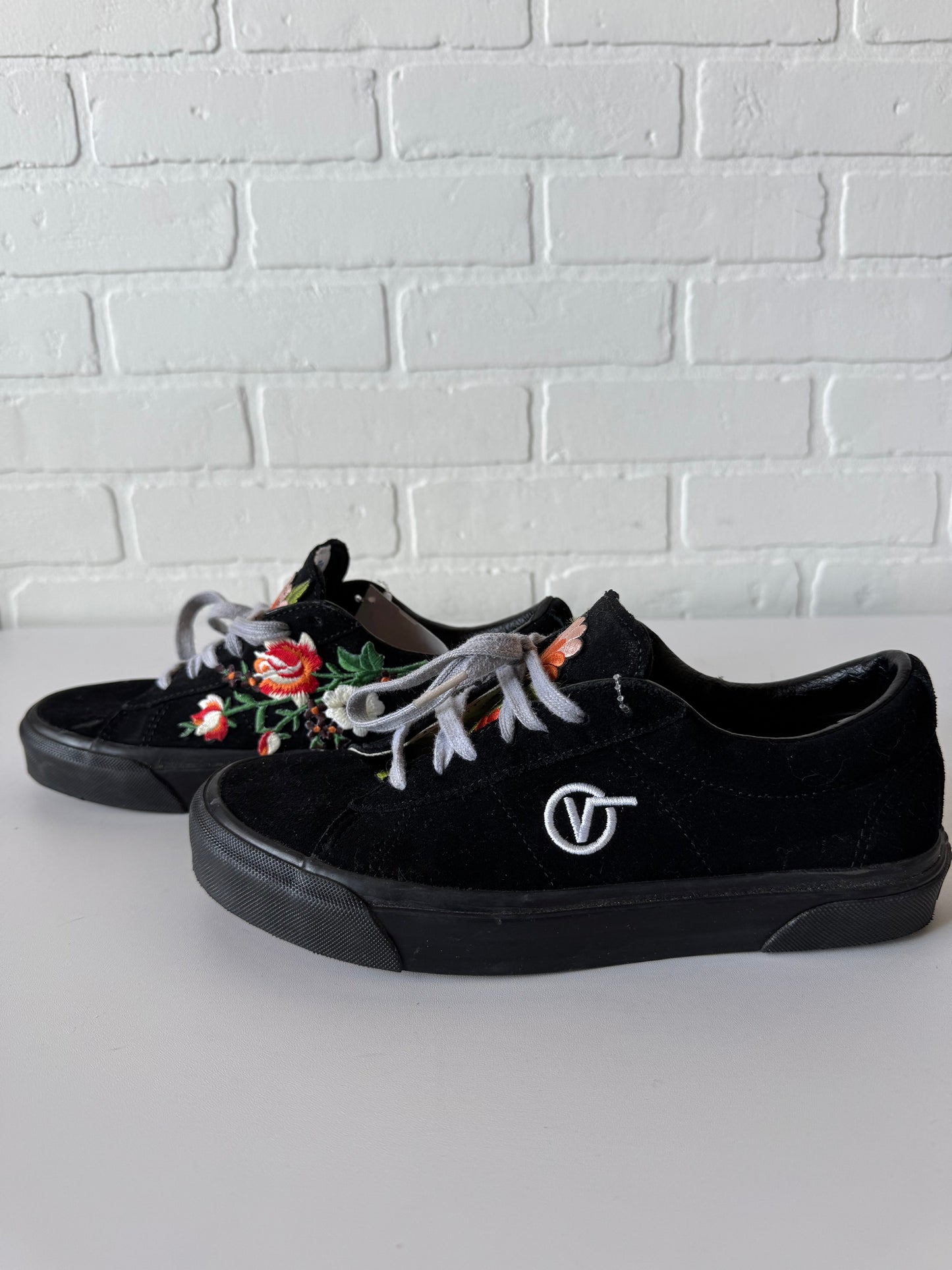 Shoes Sneakers By Vans In Black & Red, Size: 7