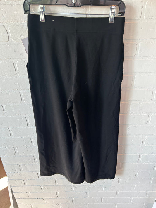 Capris By Max Studio In Black, Size: 6