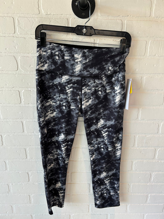 Athletic Capris By Yogalicious In Black & Grey, Size: 4