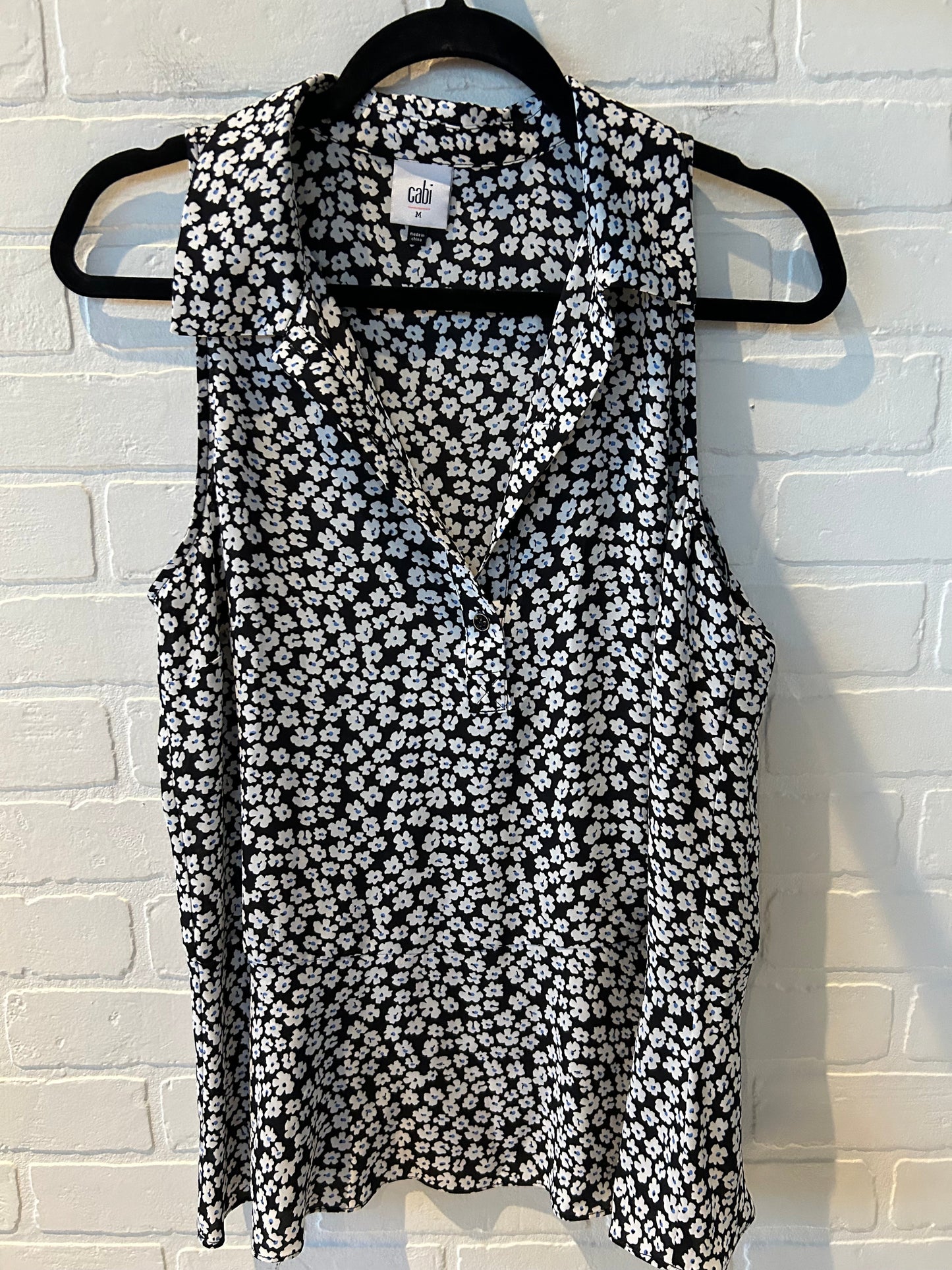 Top Sleeveless By Cabi In Black & White, Size: M