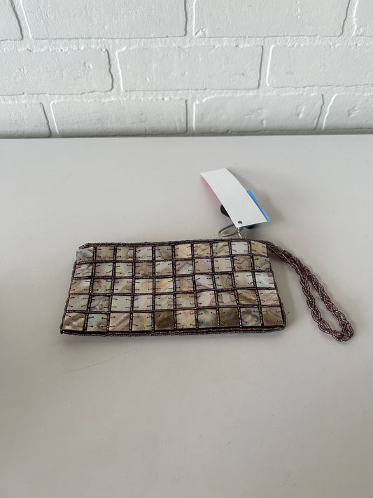 Wristlet By Clothes Mentor, Size: Small