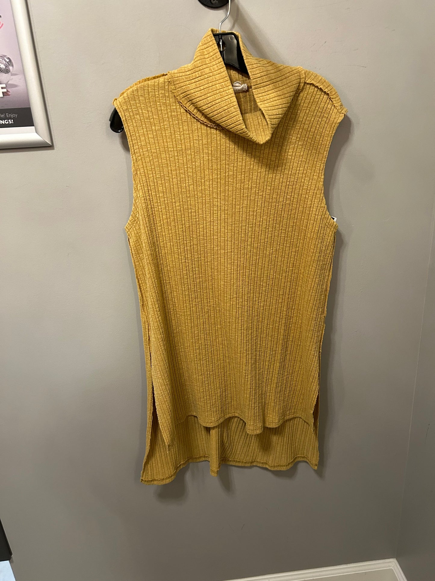 Tunic Sleeveless By Pol In Yellow, Size: S