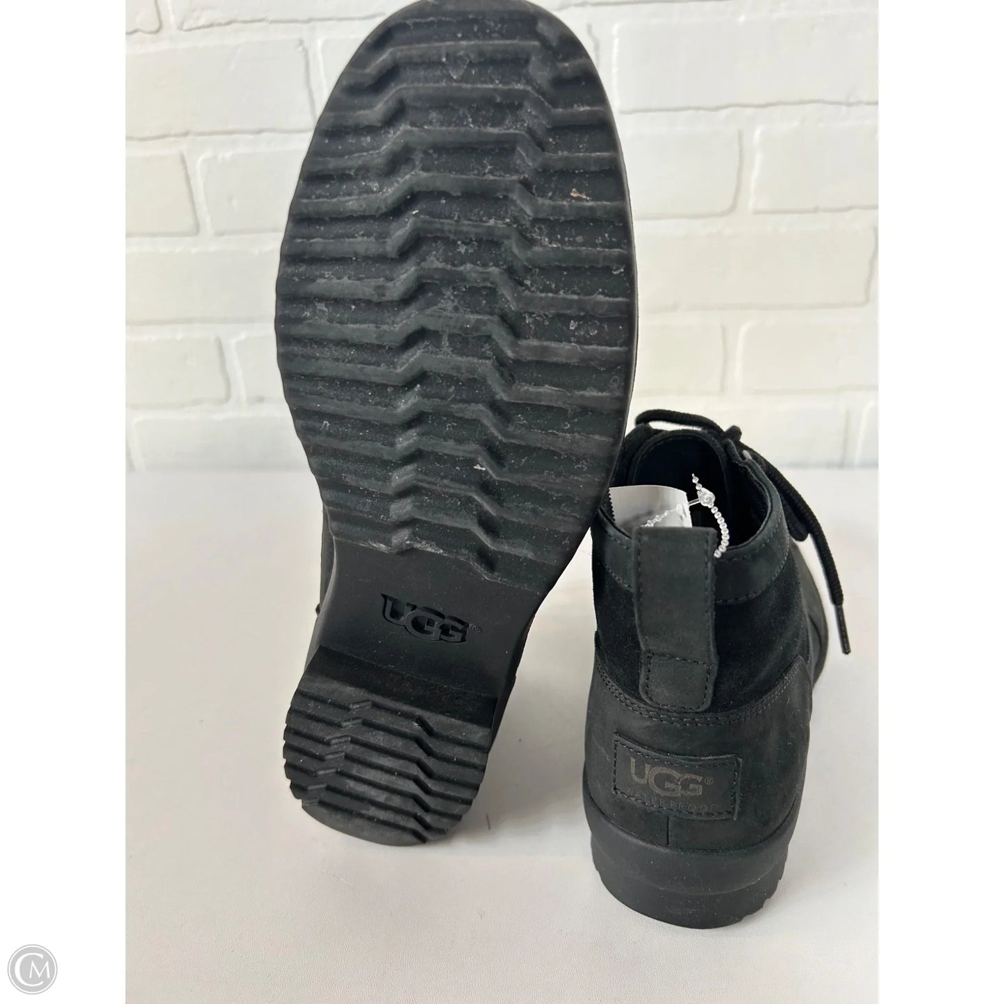 Boots Designer By Ugg In Black, Size: 8