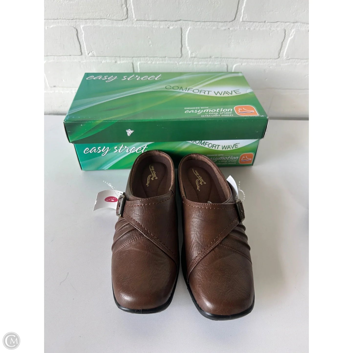 Shoes Flats By Easy Spirit In Brown, Size: 6