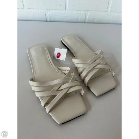 Sandals Flats By Marc Fisher In White, Size: 10