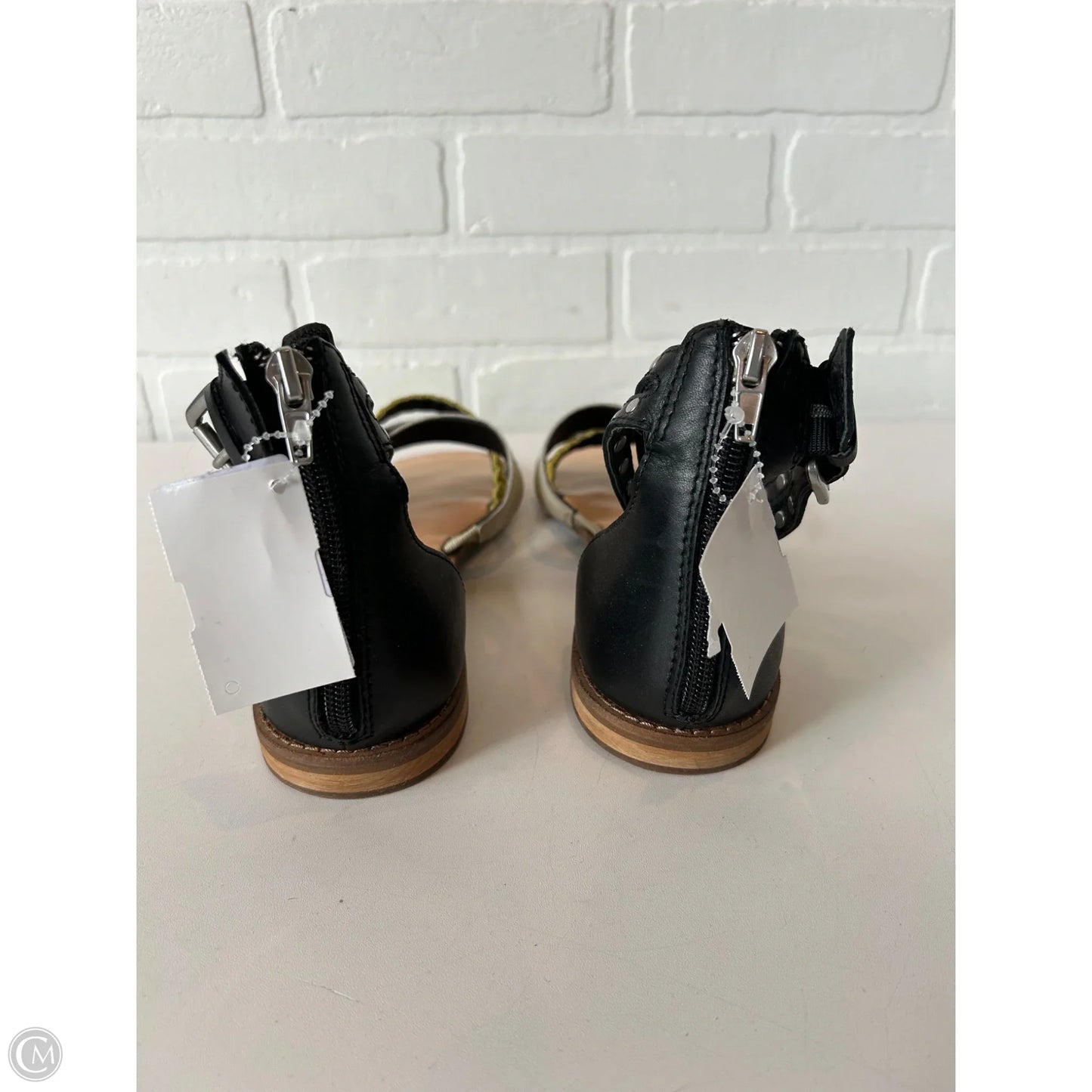 Sandals Flats By Frye In Black & Yellow, Size: 9.5