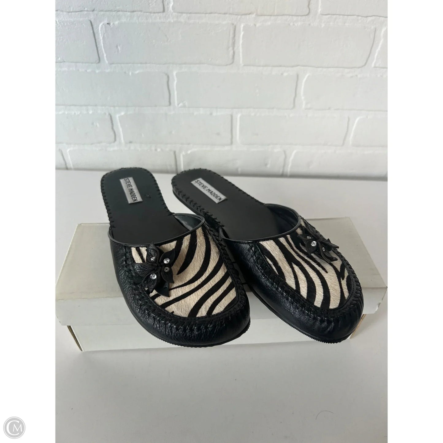Shoes Flats By Steve Madden In Black & Cream, Size: 9