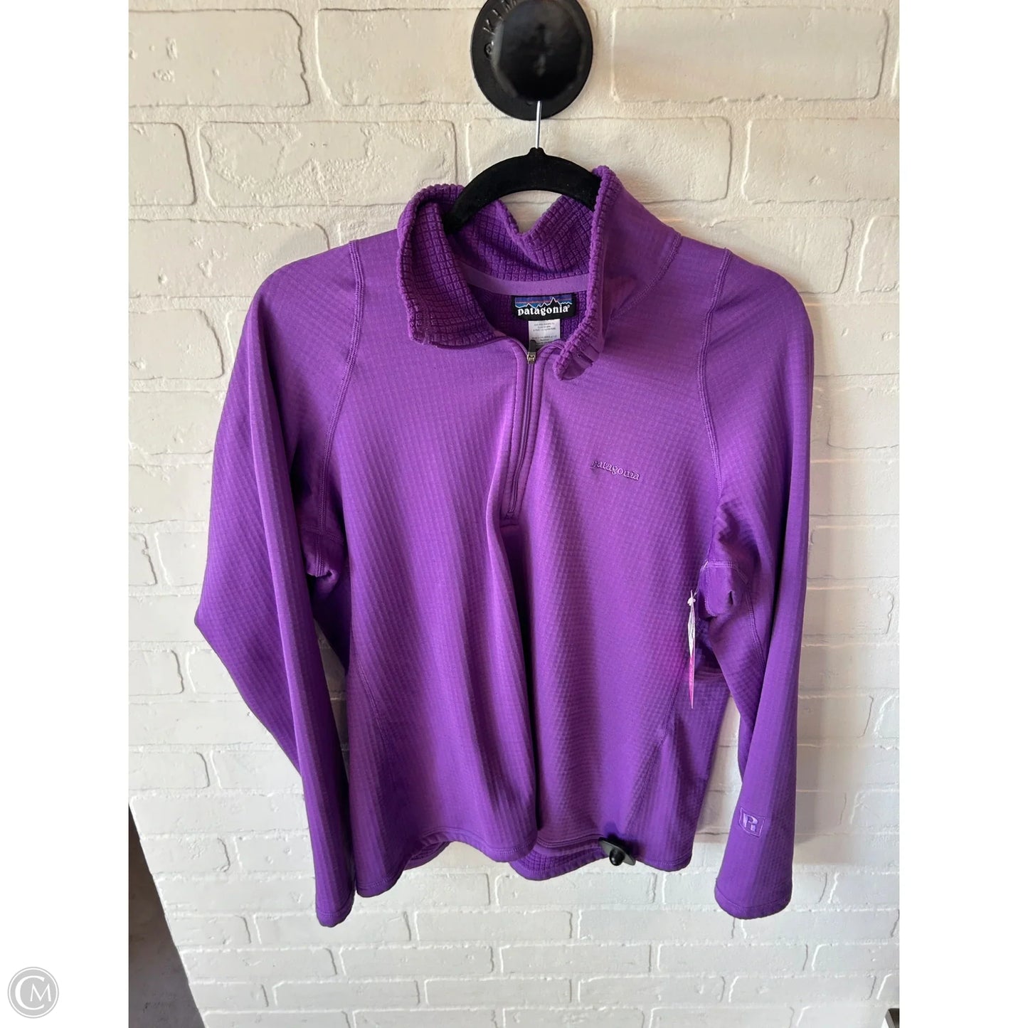 Athletic Top Long Sleeve Collar By Patagonia In Purple, Size: L