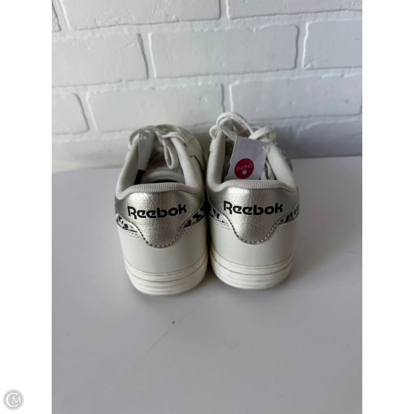 Shoes Sneakers By Reebok In Grey & White, Size: 10