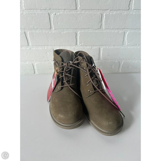 Boots Ankle Flats By Cmc In Green, Size: 6