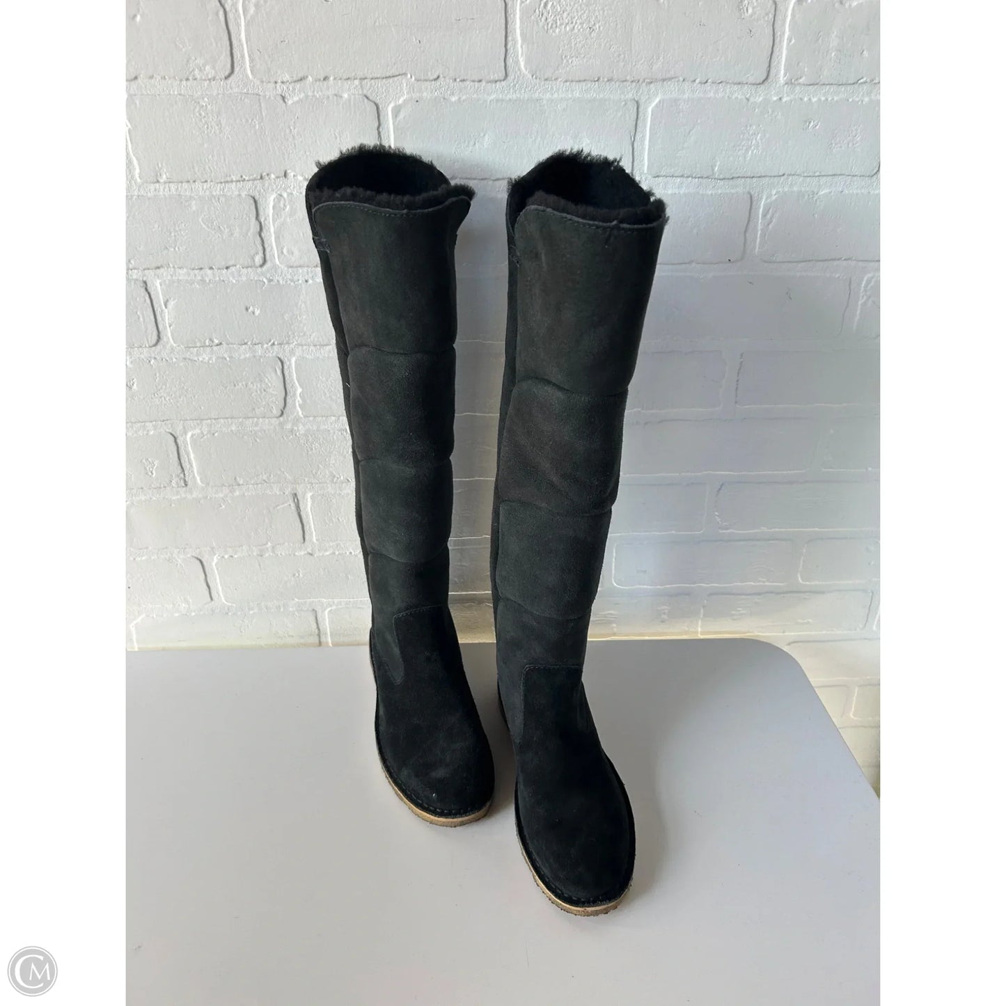 Boots Designer By Ugg In Black, Size: 6.5