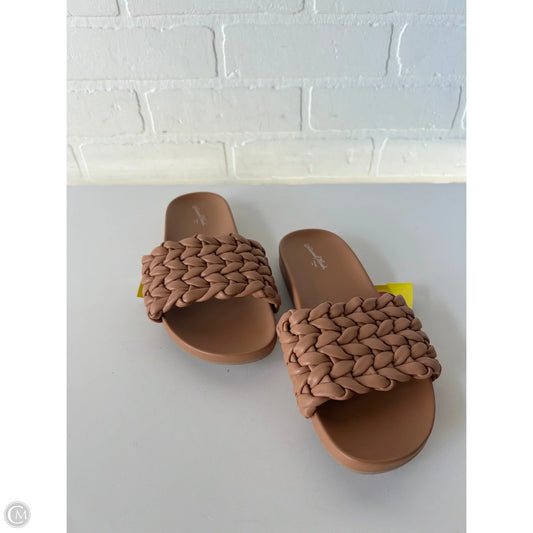 Sandals Flats By Universal Thread In Brown, Size: 6