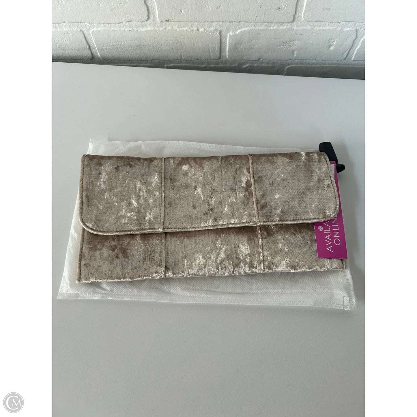 Clutch By Urban Expressions, Size: Small