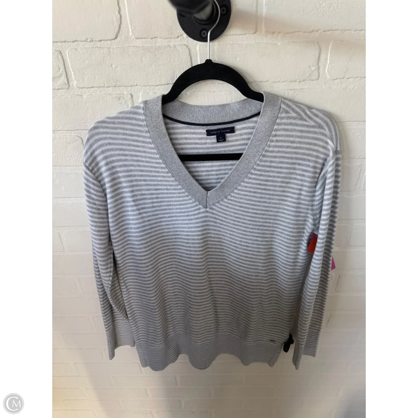 Sweater By Tommy Hilfiger In Grey & White, Size: M
