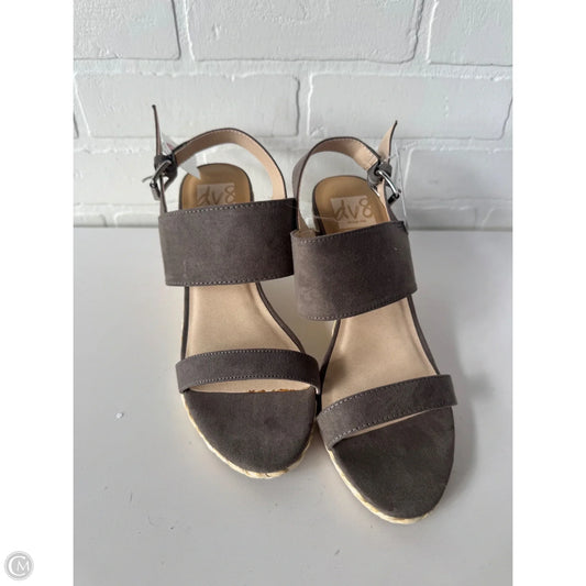 Sandals Heels Wedge By Dv In Green & Tan, Size: 7.5