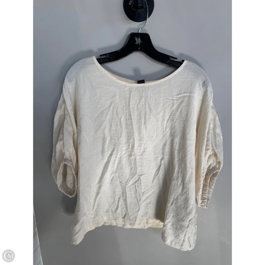 Top Short Sleeve By Shein In Cream, Size: M