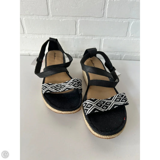 Sandals Heels Wedge By Eddie Bauer In Black & White, Size: 9.5