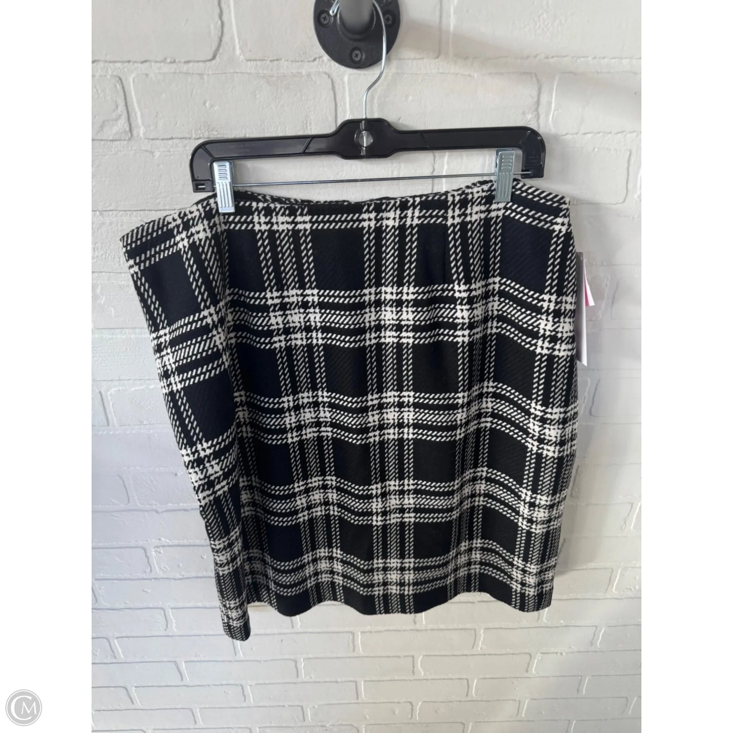 Skirt Mini & Short By Talbots In Black & White, Size: 16