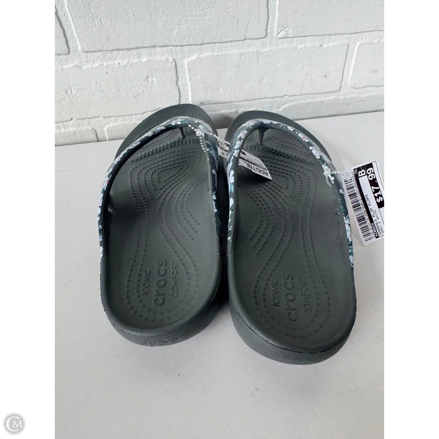 Sandals Flip Flops By Crocs In Grey & White, Size: 8