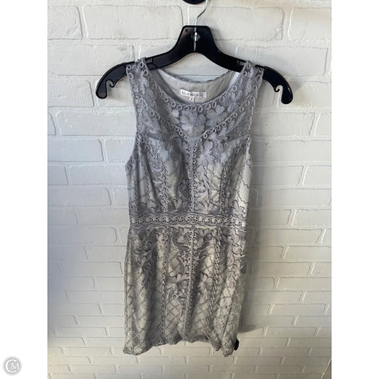Dress Party Short By Clothes Mentor In Silver, Size: S