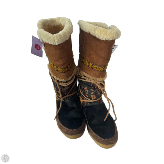 Boots Mid-calf Flats By Cmb In Brown & Gold, Size: 7.5