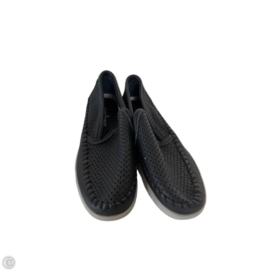 Shoes Flats By Minnetonka In Black, Size: 6.5