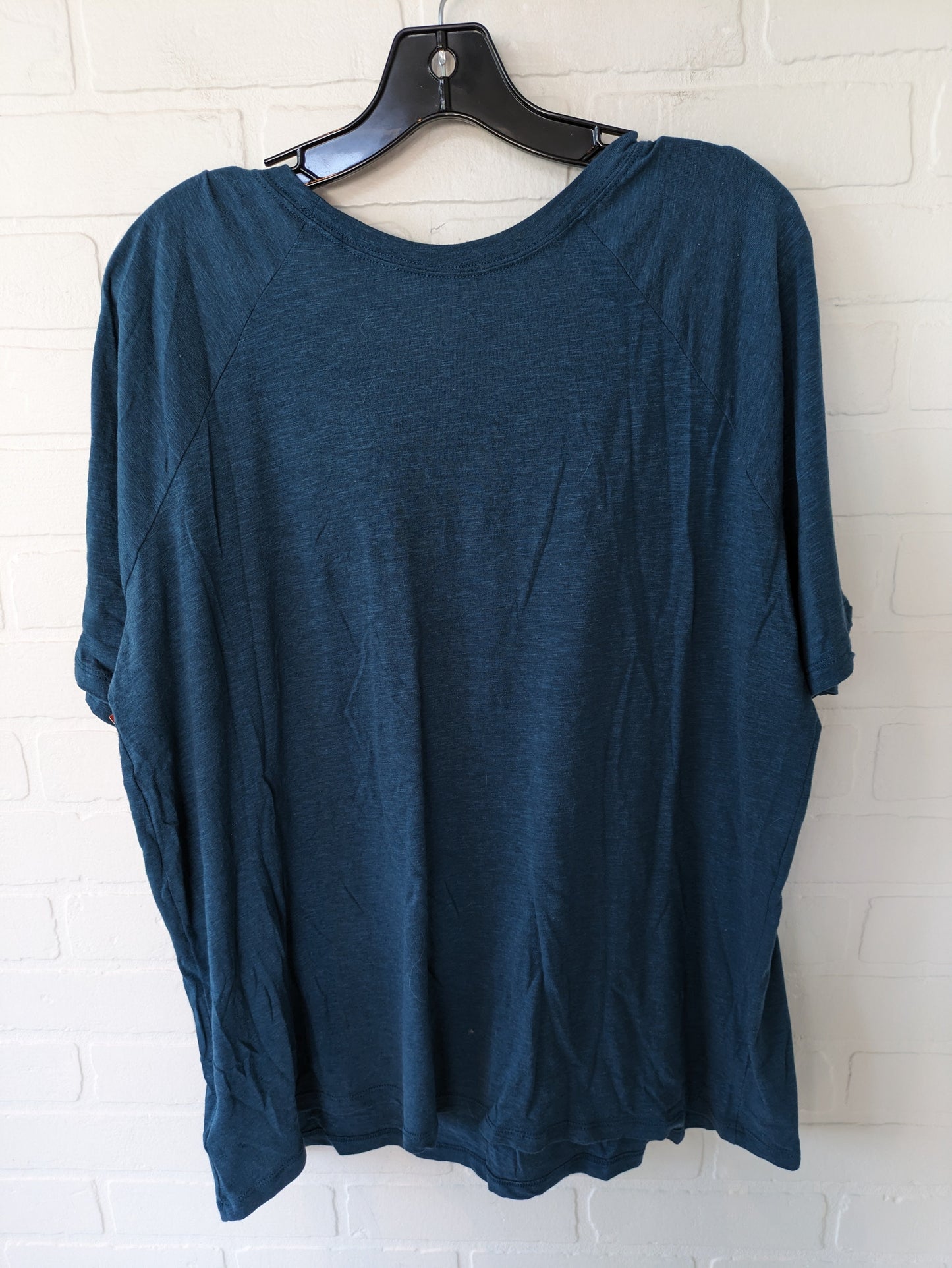 Top Short Sleeve Basic By Torrid  Size: 1x