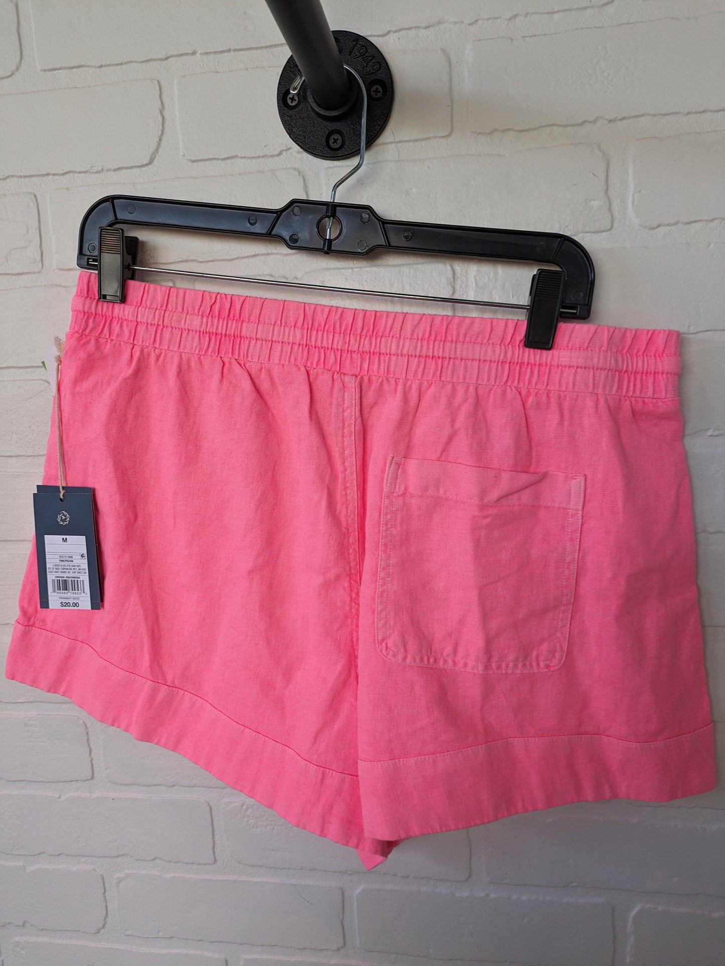 Shorts By Universal Thread  Size: 8