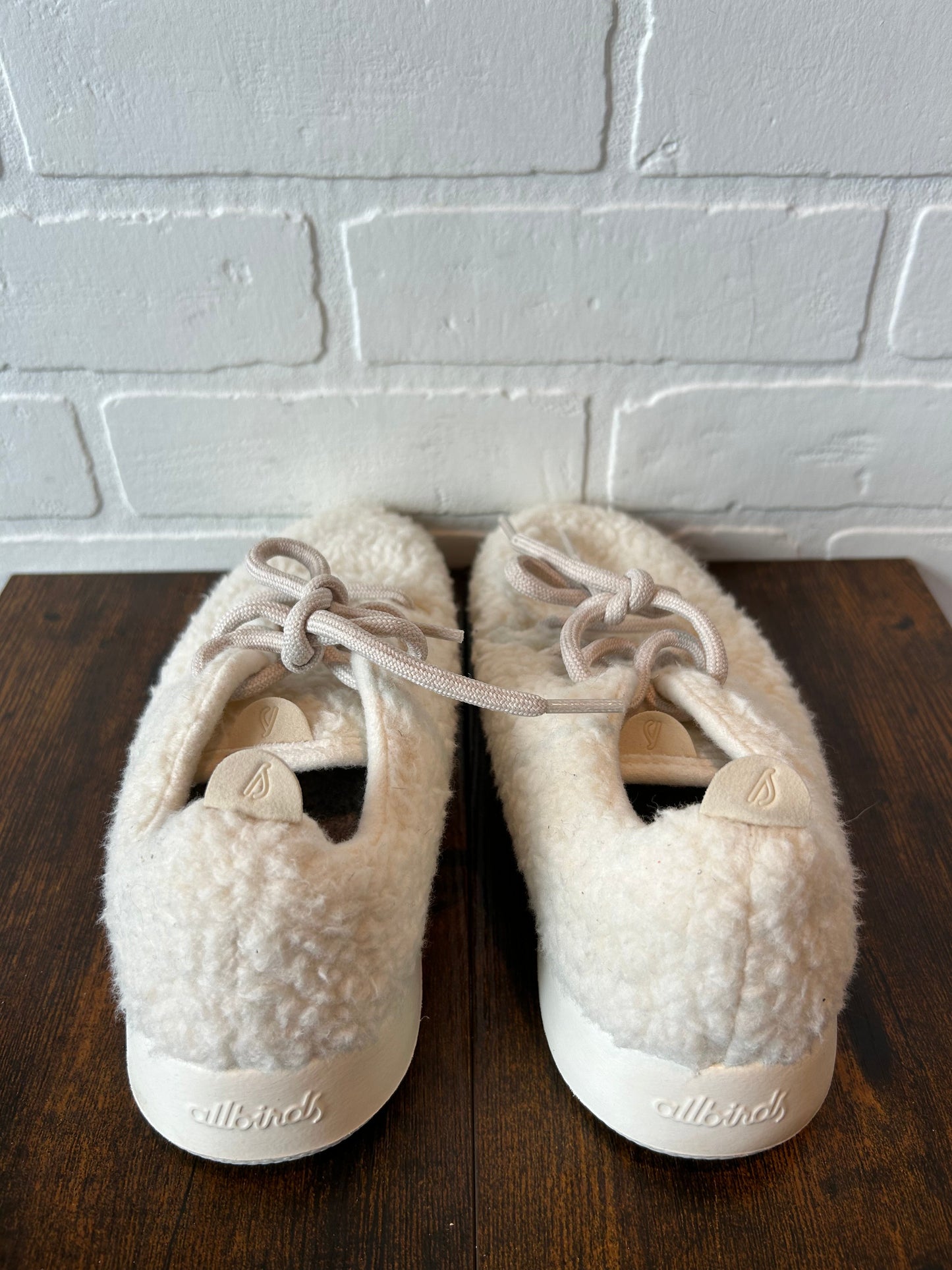 Shoes Sneakers By Allbirds  Size: 6