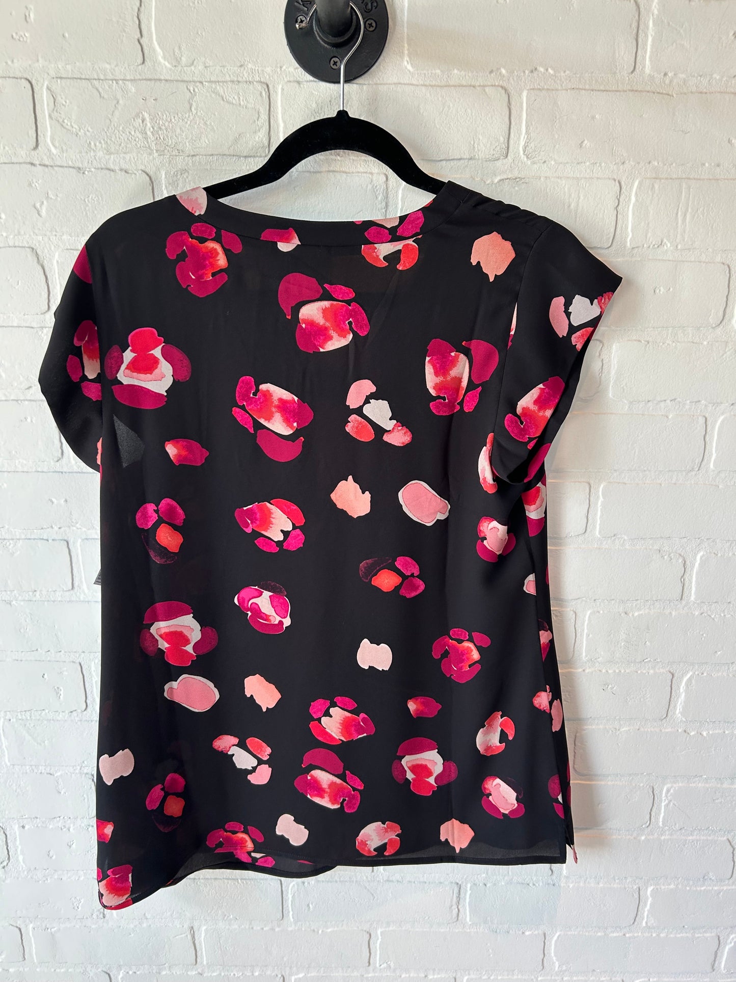 Top Short Sleeve By Cabi In Black & Pink, Size: S