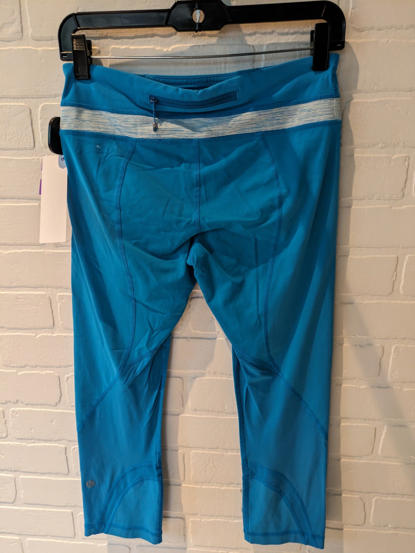 Blue Athletic Leggings Capris Lululemon, Size 6