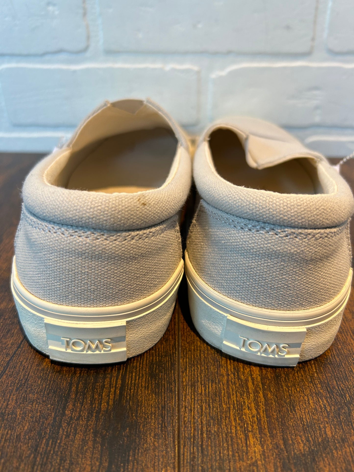 Grey Shoes Sneakers Toms, Size 8.5