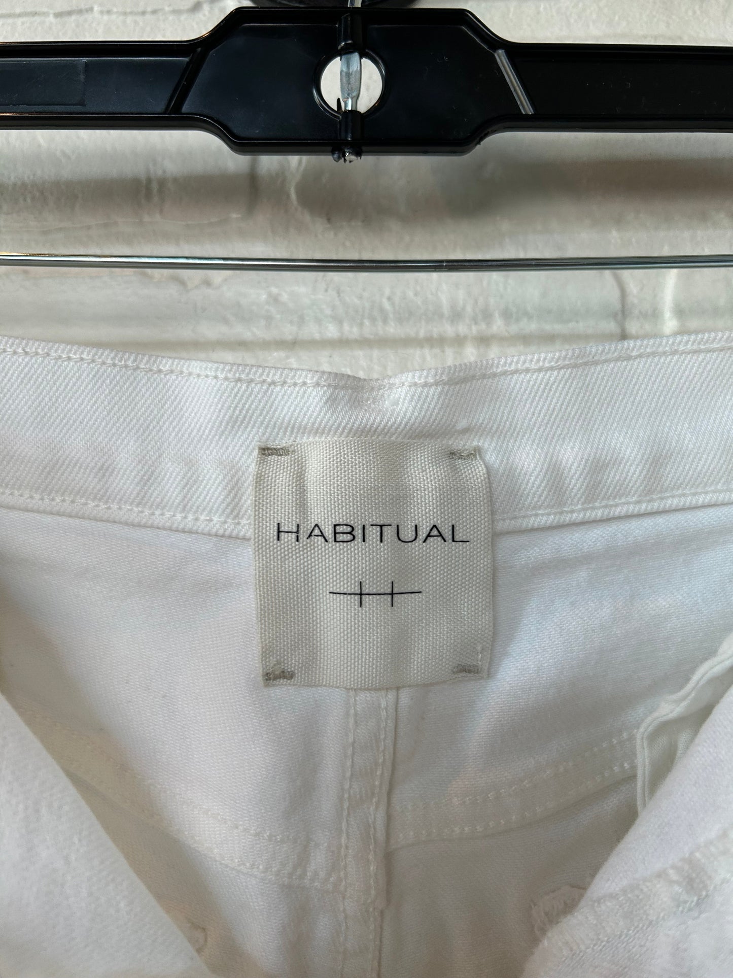 White Shorts Habitual, Size 12