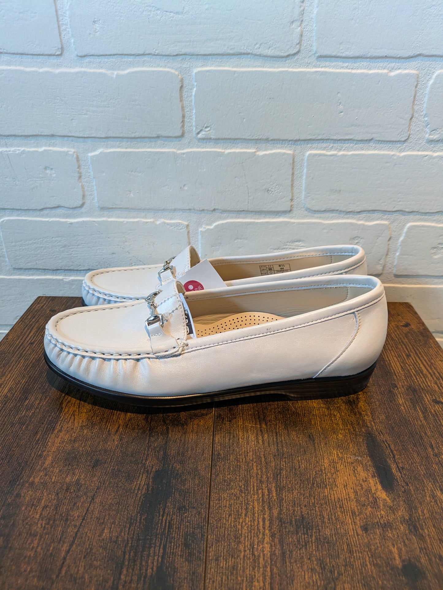 White Shoes Flats Sas, Size 8.5