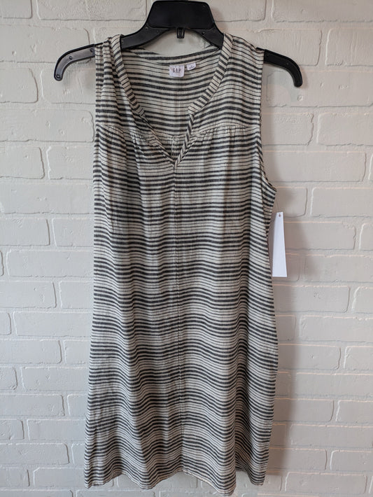 Dress Casual Short By Gap In Grey & White, Size: M