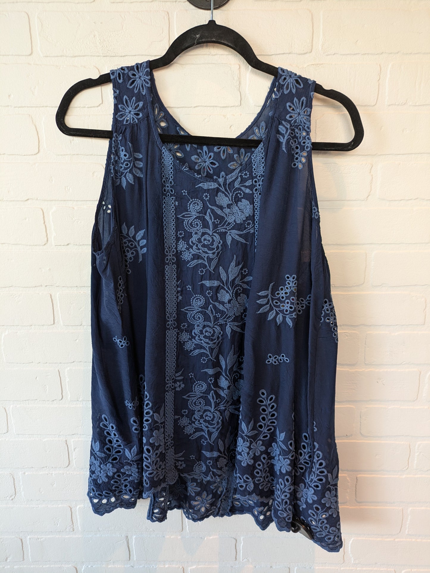 Top Sleeveless Designer By Johnny Was In Blue, Size: Xl