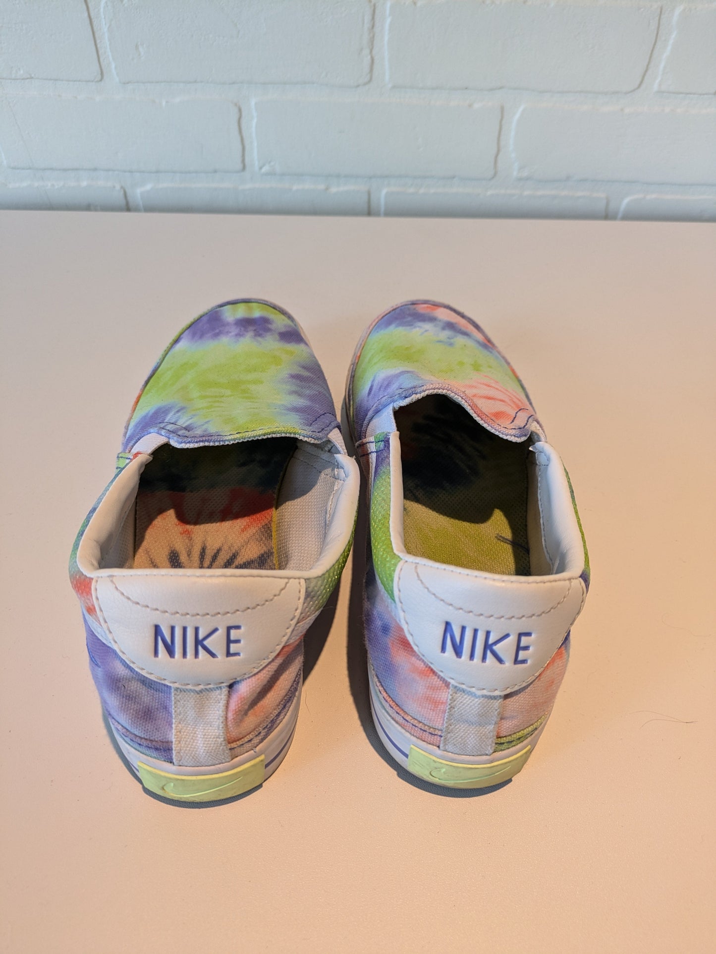 Shoes Flats By Nike In Tie Dye Print, Size: 8