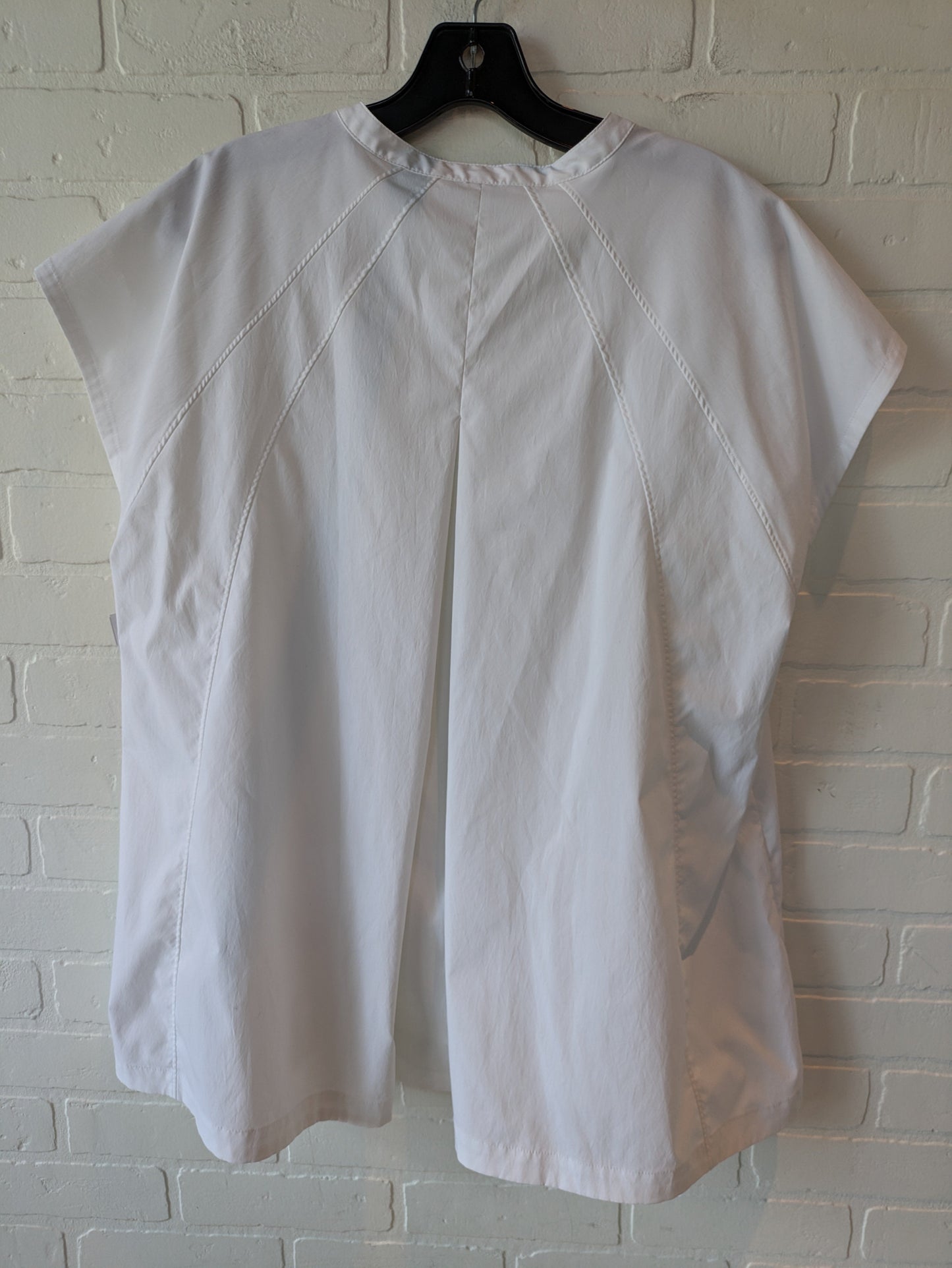 Athletic Top Short Sleeve By Athleta In White, Size: Xl