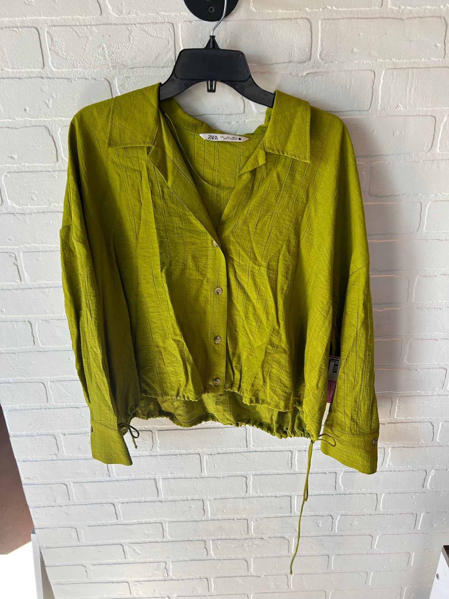 Top Long Sleeve By Zara In Green, Size: L