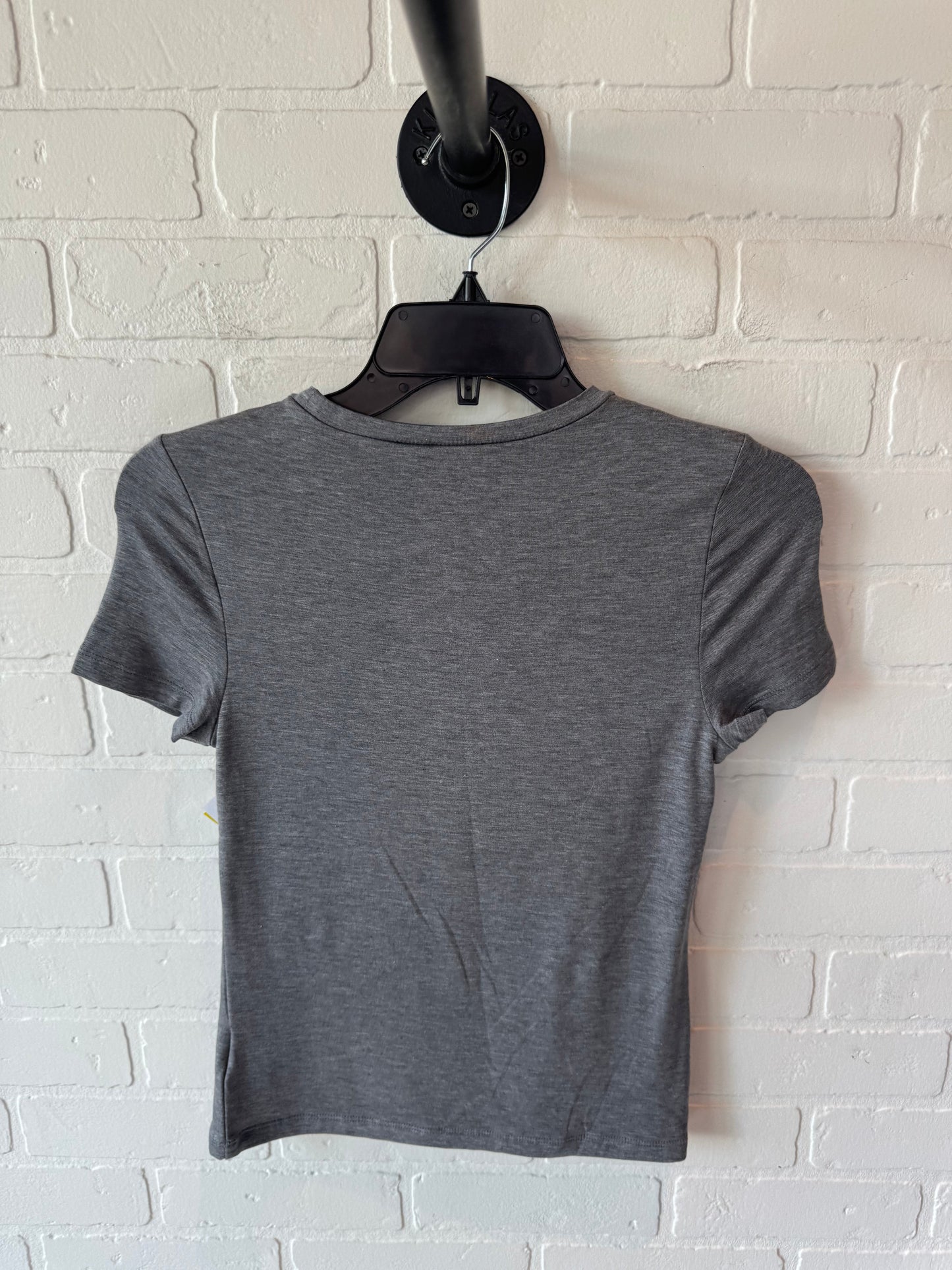 Top Short Sleeve Basic By Express In Grey, Size: Xs