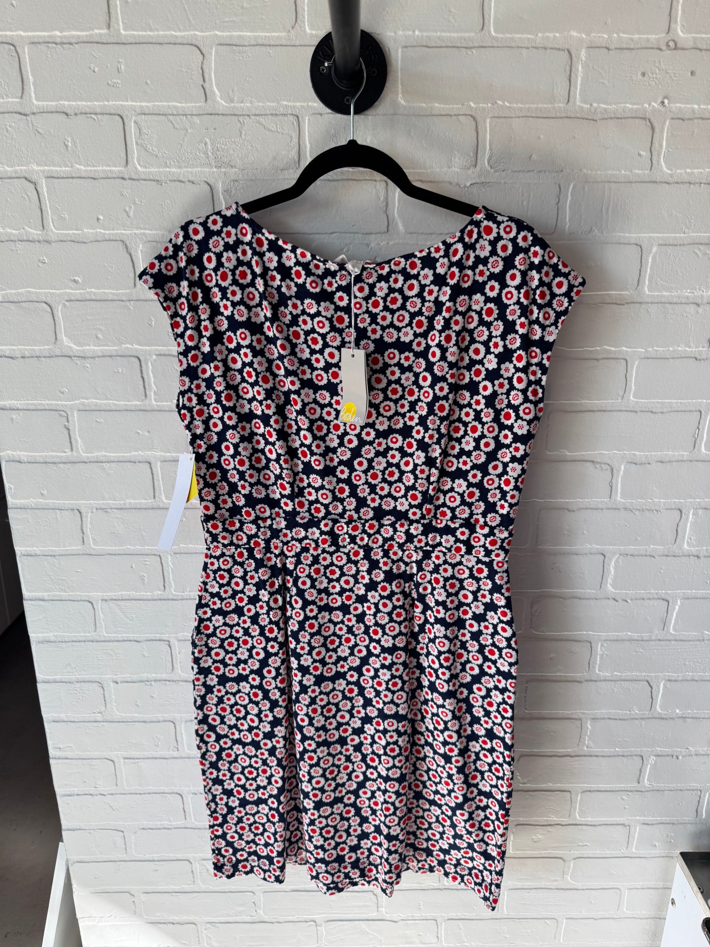 Dress Casual Short By Boden In Blue & Red & White, Size: M