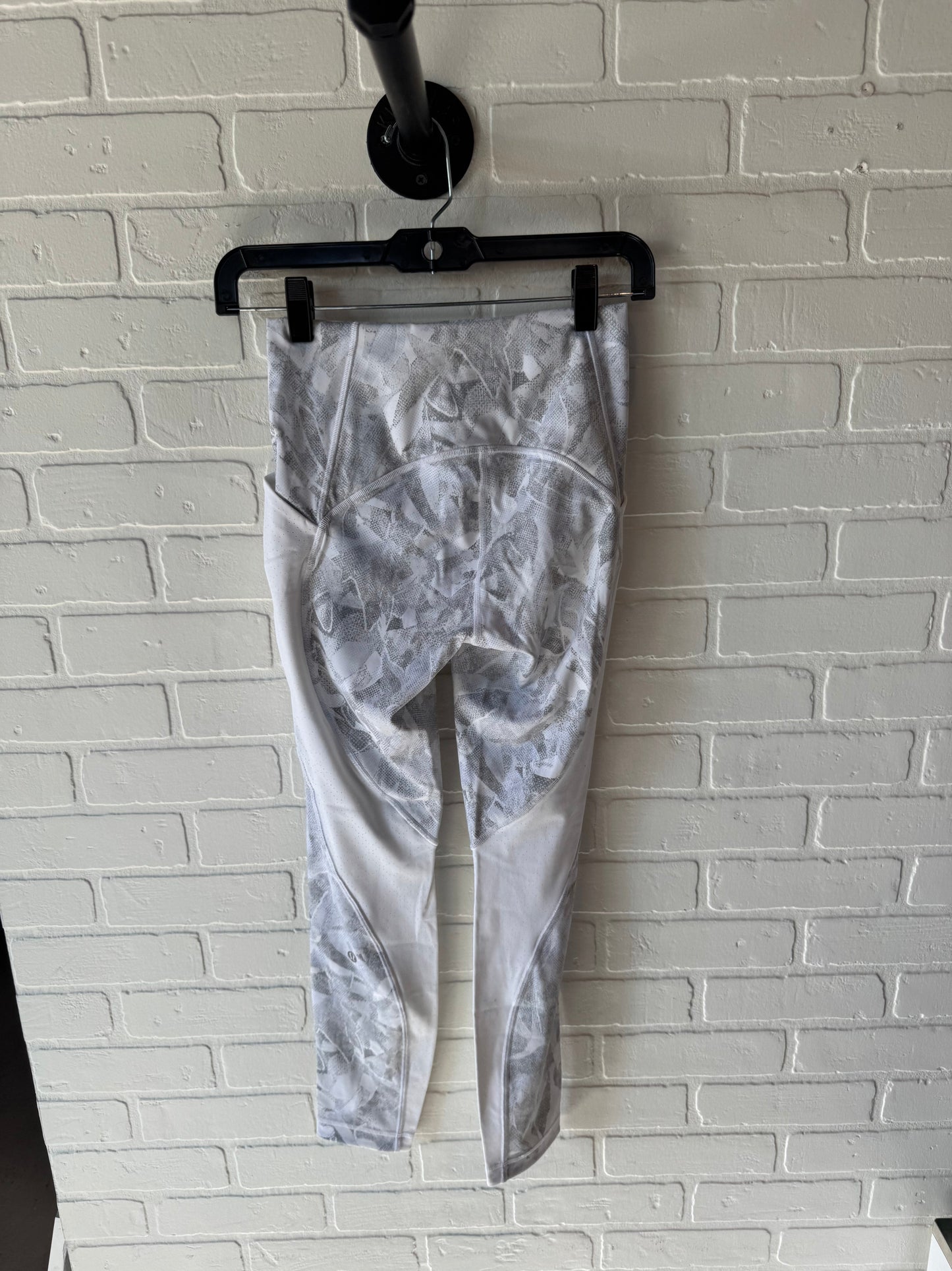 Athletic Leggings By Lululemon In Grey & White, Size: 4